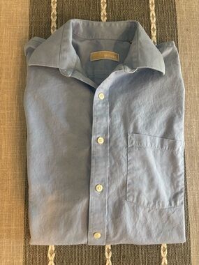 Michael Kors Light Blue Button-Down Shirt – Men’s Medium (15 / 32-33)